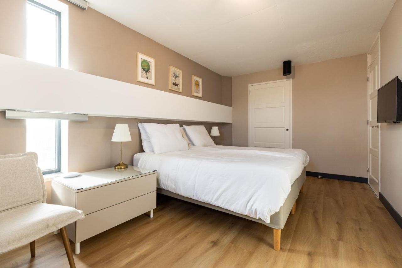 B&B De Tulpentoren Roelofarendsveen Екстериор снимка