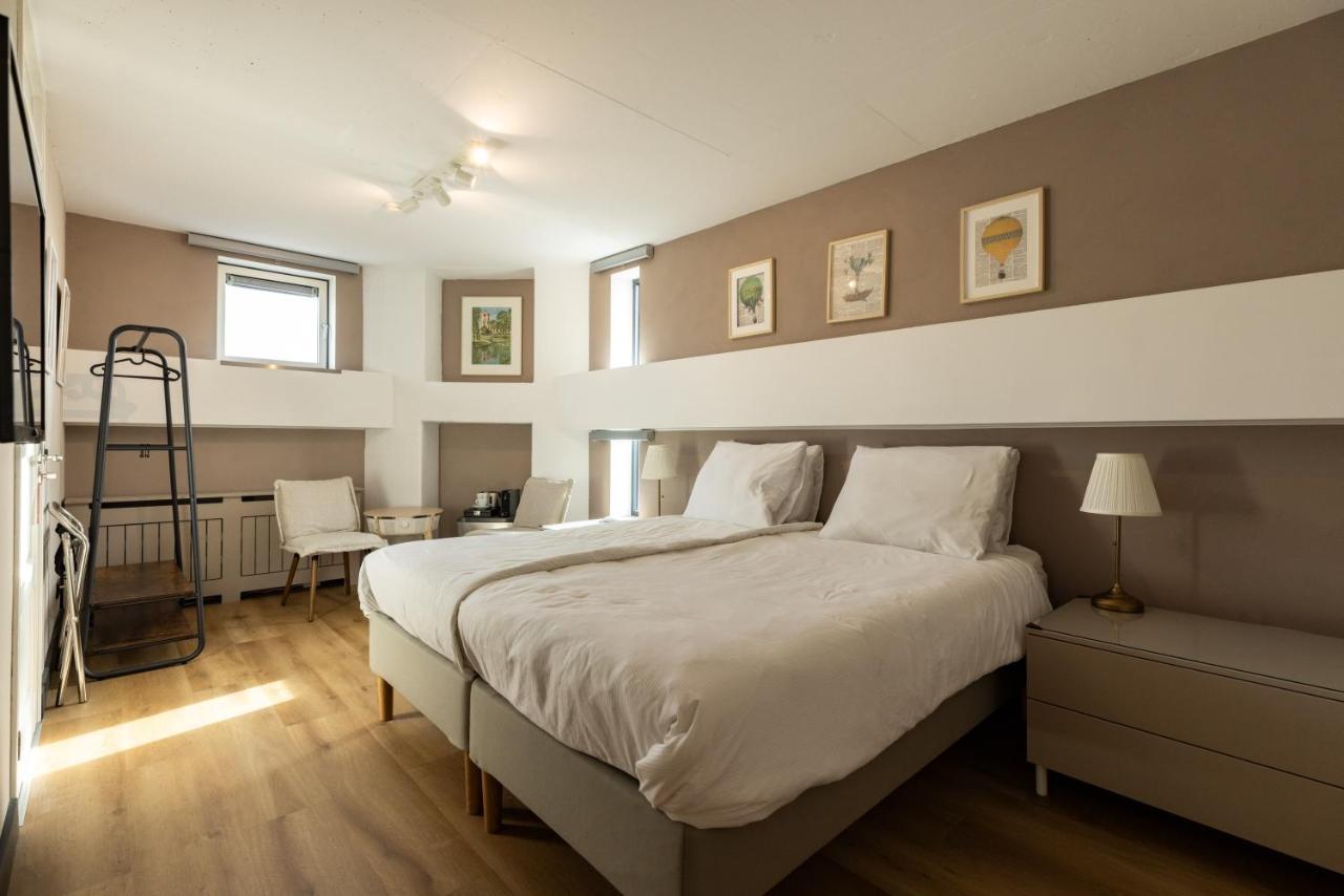 B&B De Tulpentoren Roelofarendsveen Екстериор снимка